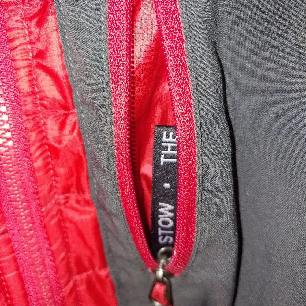 The North Face Thermoball 1/4 Zip  Pullover Jacket Size L Red